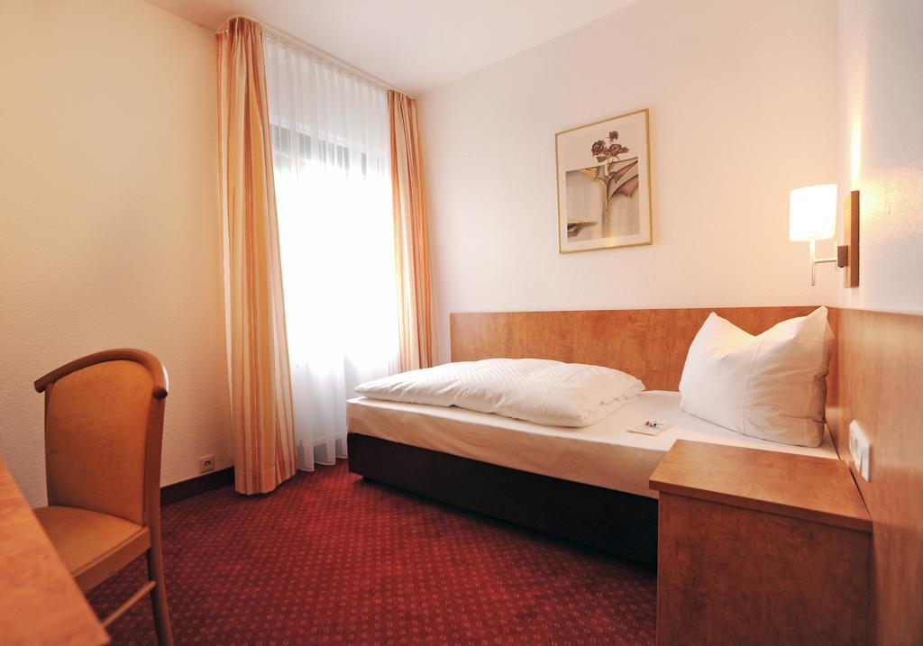 Cityclass Hotel Atrium Budget Leverkusen Room photo